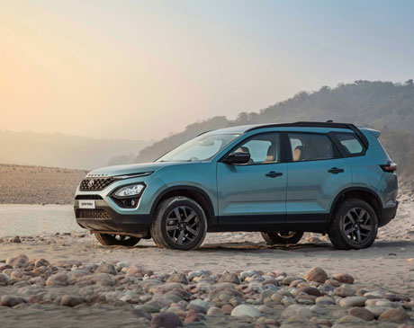 Tata Safari Front View